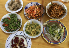 下班回家就开始了忙碌的的做饭